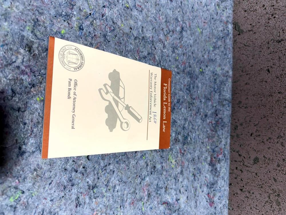 2017 Nissan Titan Owner's Manual Book Set with Case – photo 2