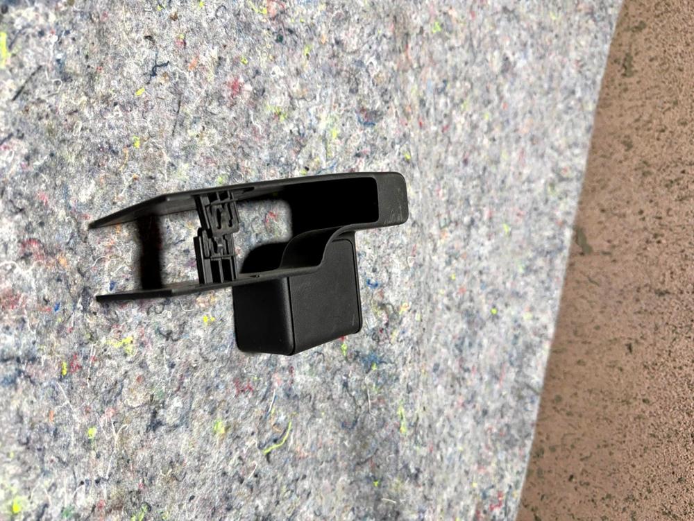 Genuine Mopar Riser Shield Right Inboard 1RX02XDVAA – photo 2
