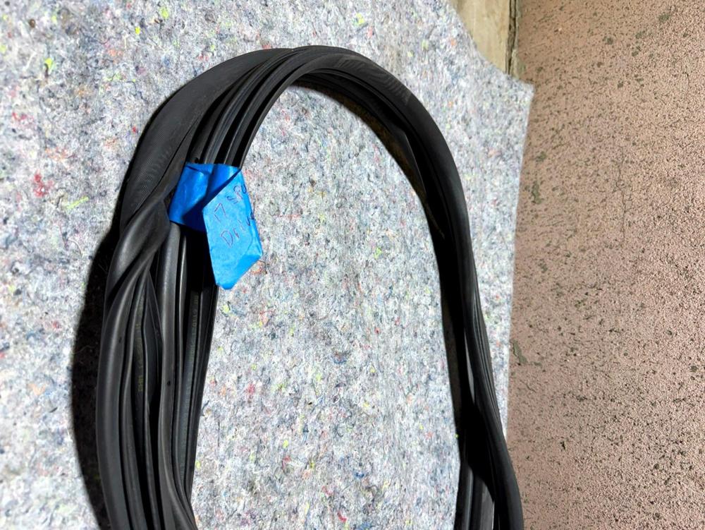 2016-2022 Chevrolet Spark Driver Front Tailgate Weatherstrip Seal OEM – photo 4