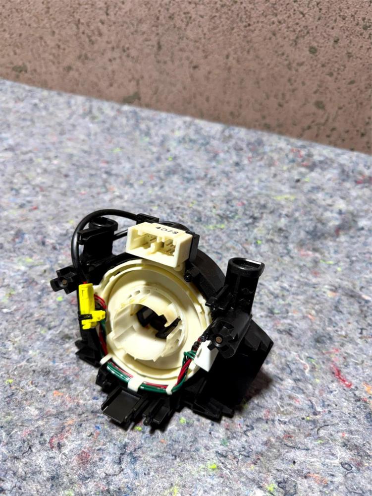 Genuine B5567-CC00E Nissan Infiniti Body Combination Switch B5567CC00E OEM – photo 1