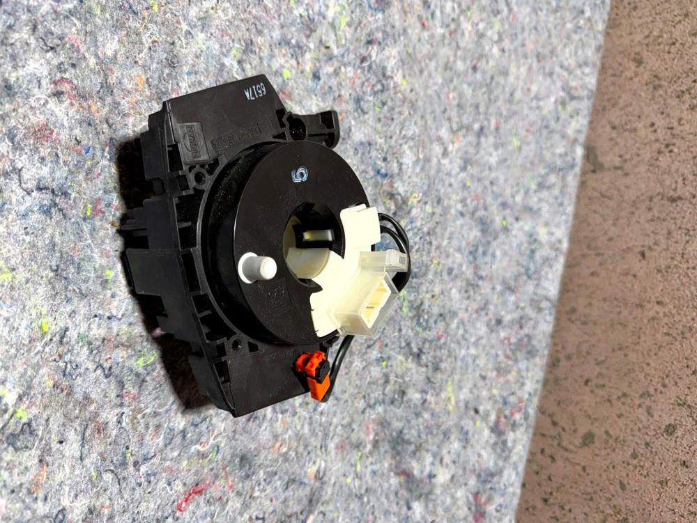Genuine B5567-CC00E Nissan Infiniti Body Combination Switch B5567CC00E OEM – photo 3