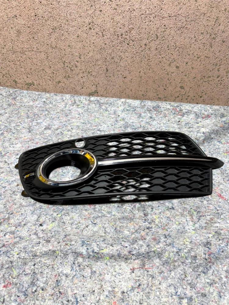 14-17 Audi Q5 Front Left Driver Side Lower Grille Grill Black 8R0807681S OEM – photo 1