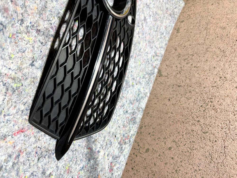 14-17 Audi Q5 Front Left Driver Side Lower Grille Grill Black 8R0807681S OEM – photo 4