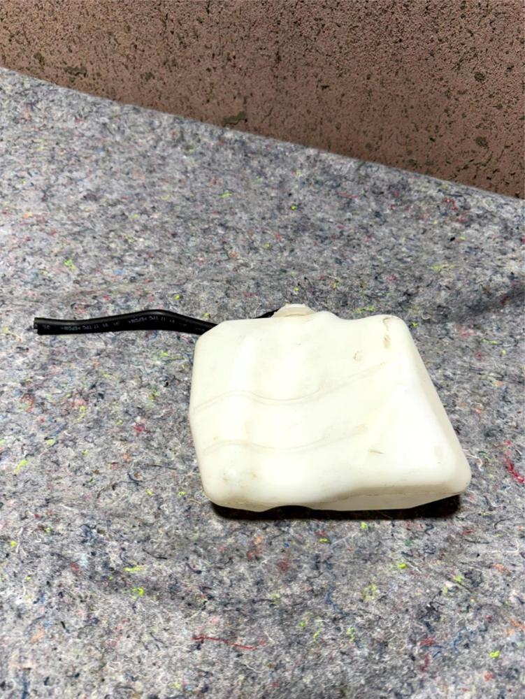 2016-2017 Honda Accord Coolant Reservoir Compartment Tank OEM – photo 1