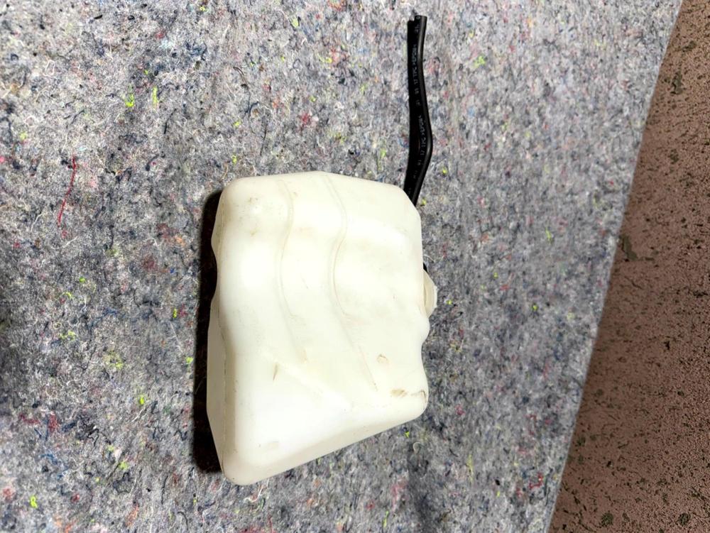 2016-2017 Honda Accord Coolant Reservoir Compartment Tank OEM – photo 3