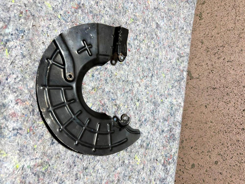 RAM 68238539AA Front Right Brake Dust Shield OEM – photo 3