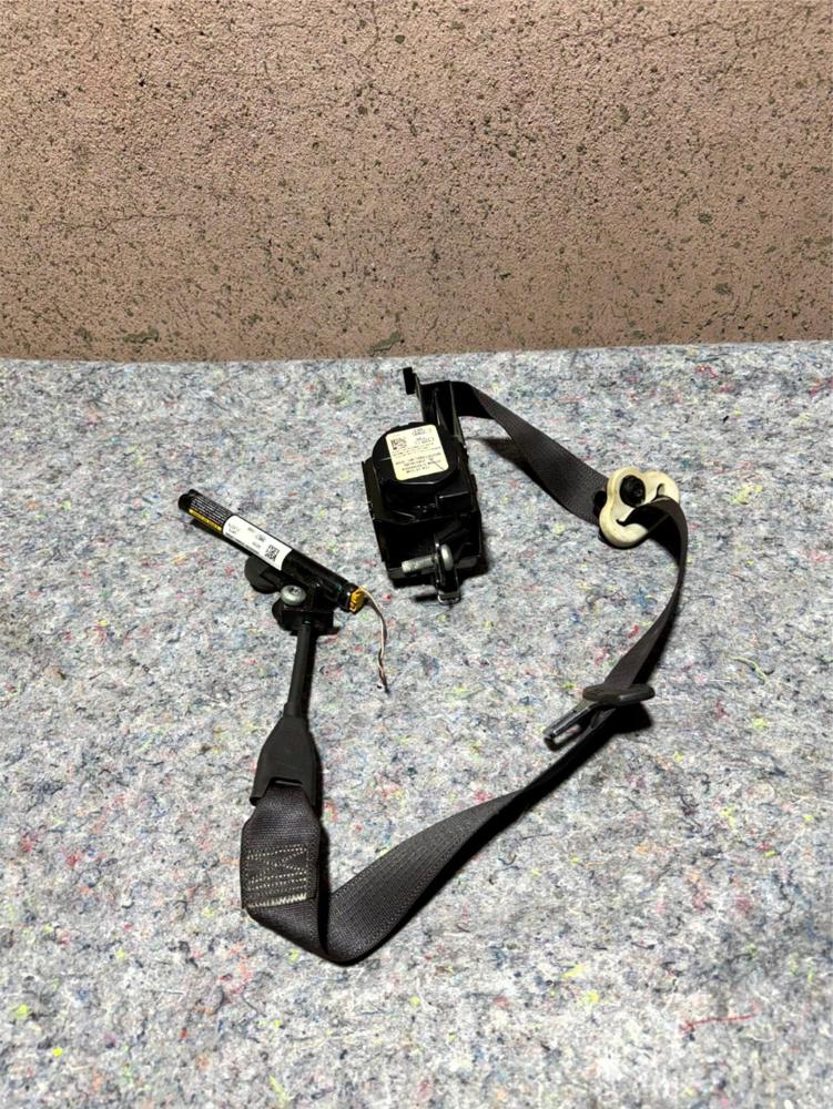 13-16 Ford Fusion Right Passenger Seat Belt Buckle Retractor DG9354612D64AJ35B8 – photo 1