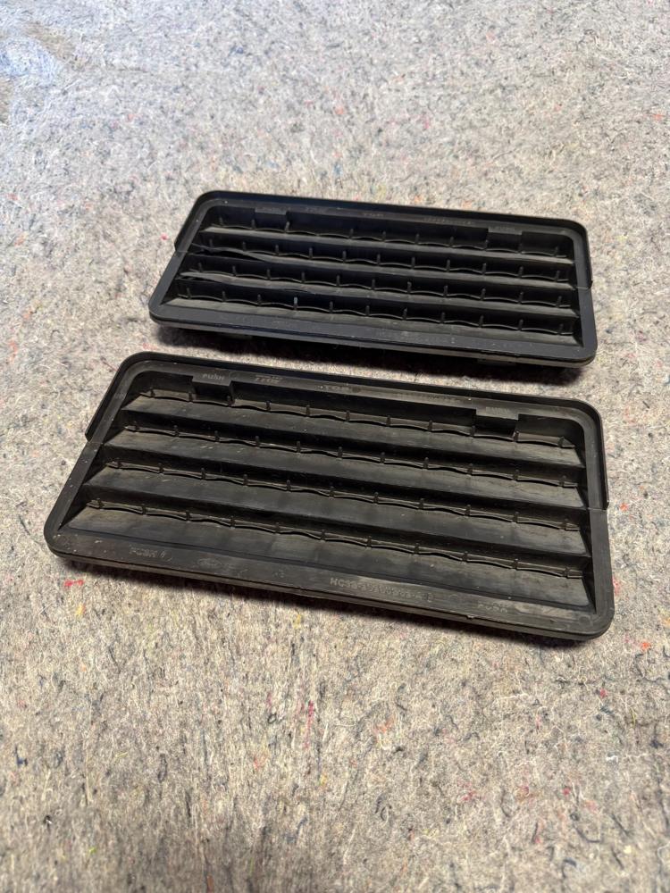 2017-2025 Ford F150 Rear Left Side Quarter Pressure Vent OEM HC3B25280B62AE – photo 3