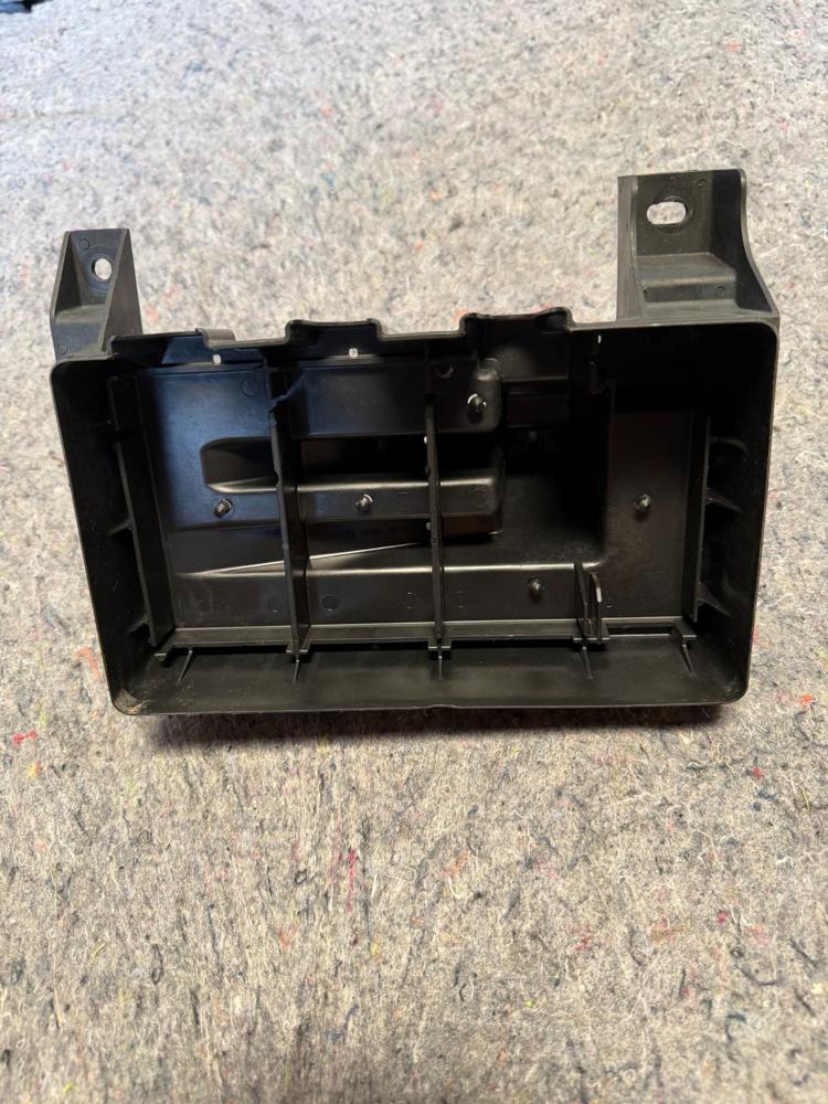 2018 Mustang GT350 Fuse Box Top Lid OEM – photo 4
