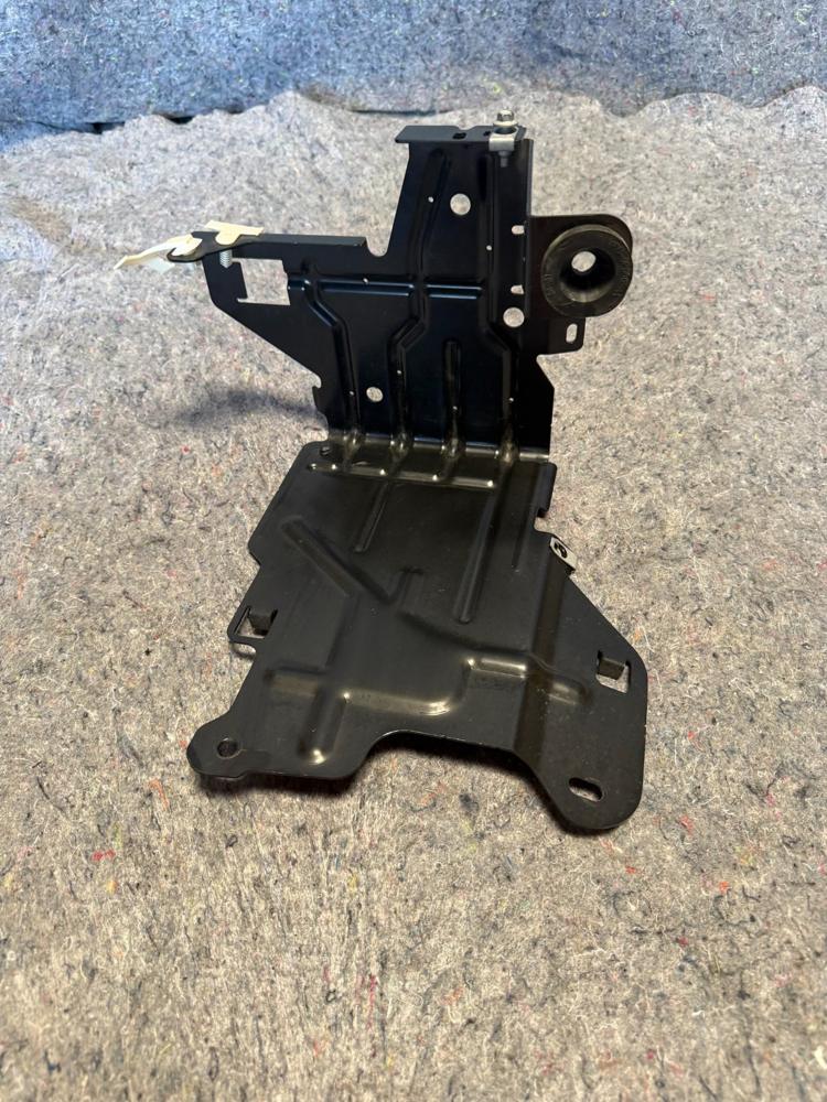 2018-2020 Ford F350 Sd Engine Bay Fuse Box Bracket HU5T-14A465-AD OEM – photo 4
