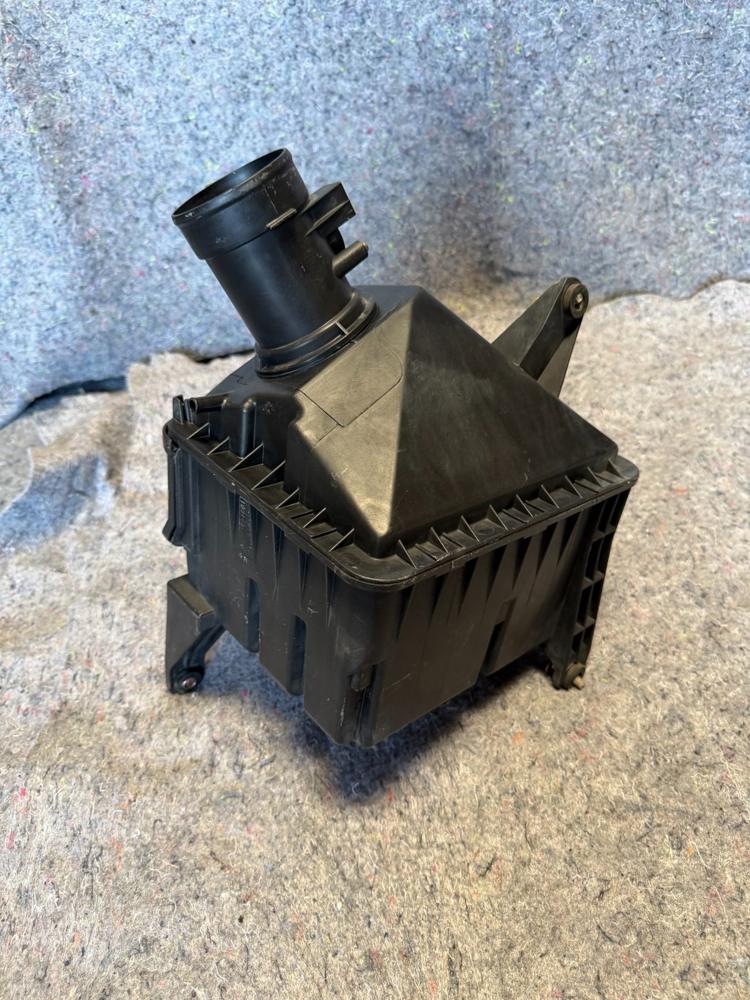 1999-2002 Toyota 4RUNNER Air Intake Cleaner Filter Box OEM – photo 1
