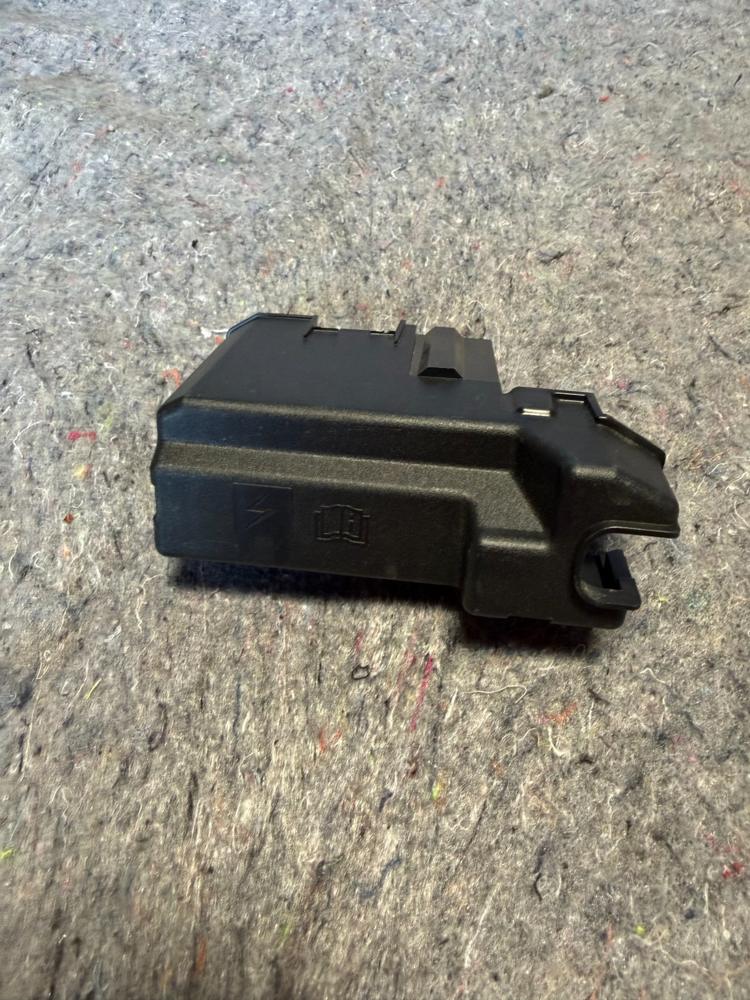 2011-2016 Ford Fomoco 6.2L 6.7L Circuit Breaker Cover OEM BC3T-14A003-C – photo 1