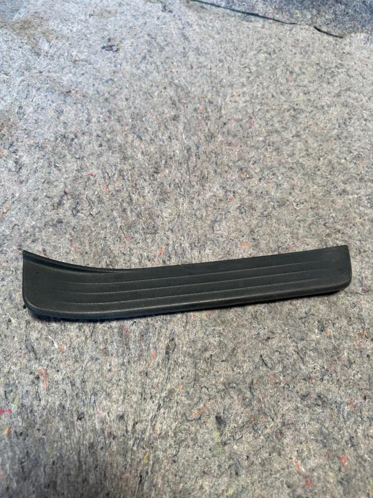 2014-2024 Infiniti Q50 Rear Right Door Sill Scuff Plate Step Trim Cover OEM – photo 3