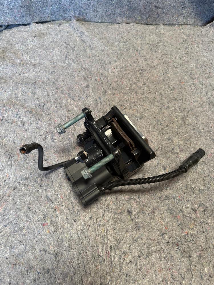 06-12 Bentley Flying Spur Rear Right Passenger Brake Caliper OEM – photo 1