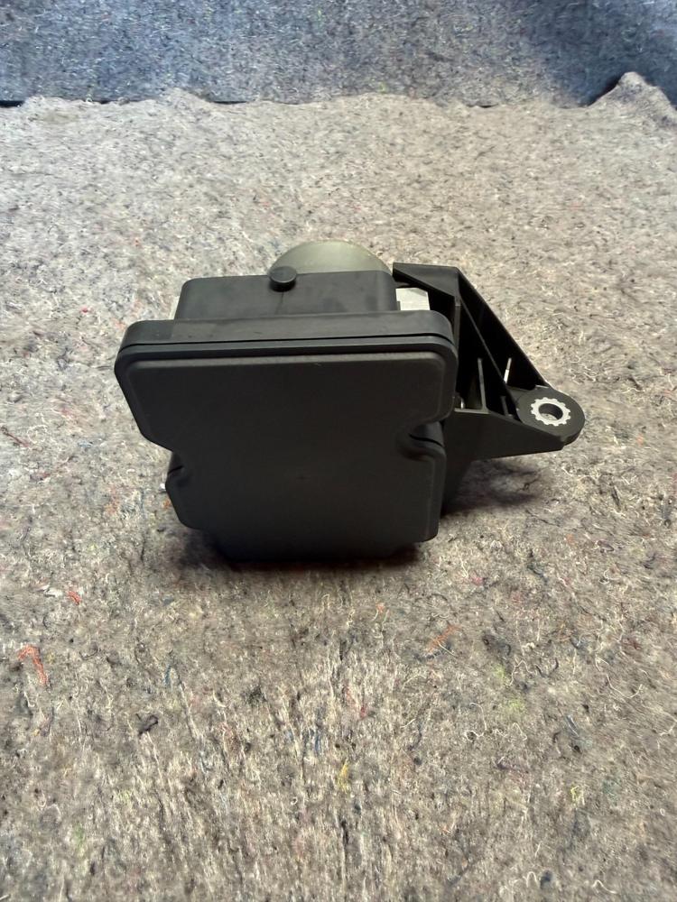 2018 Chevy Spark ABS Pump 42483587 OEM – photo 2