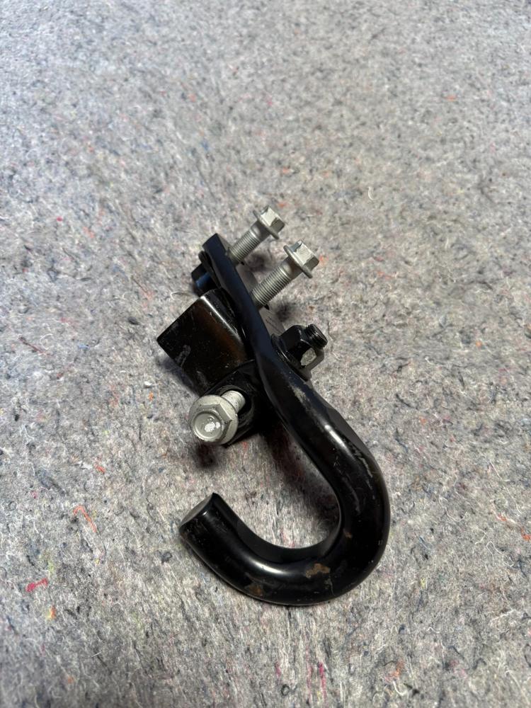 Heavy Tow Hook W/bolts & Bracket 04680647 Aa Jeep Wrangler Mopar Pickup Chevy – photo 1