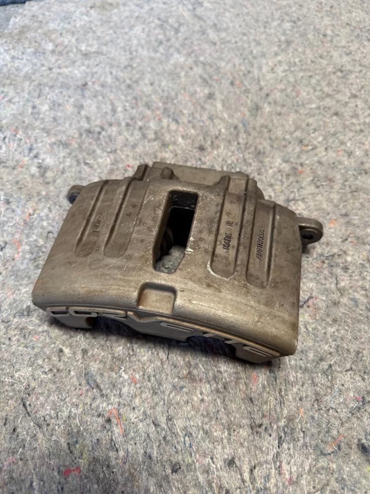 2005-2013 Chevrolet Corvette C5 Brake Caliper Front Left OEM – photo 3
