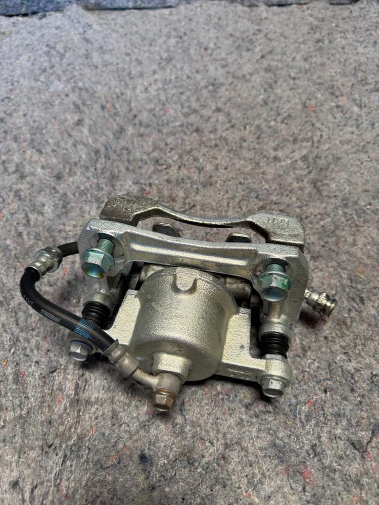 Passenger Right Front Brake Caliper 16-20 Toyota Yaris OEM – photo 1