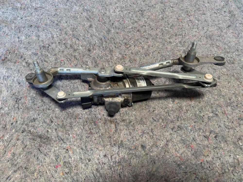 2016-2018 Chevrolet Spark Front Windshield Wper Motor 95391359 OEM – photo 1