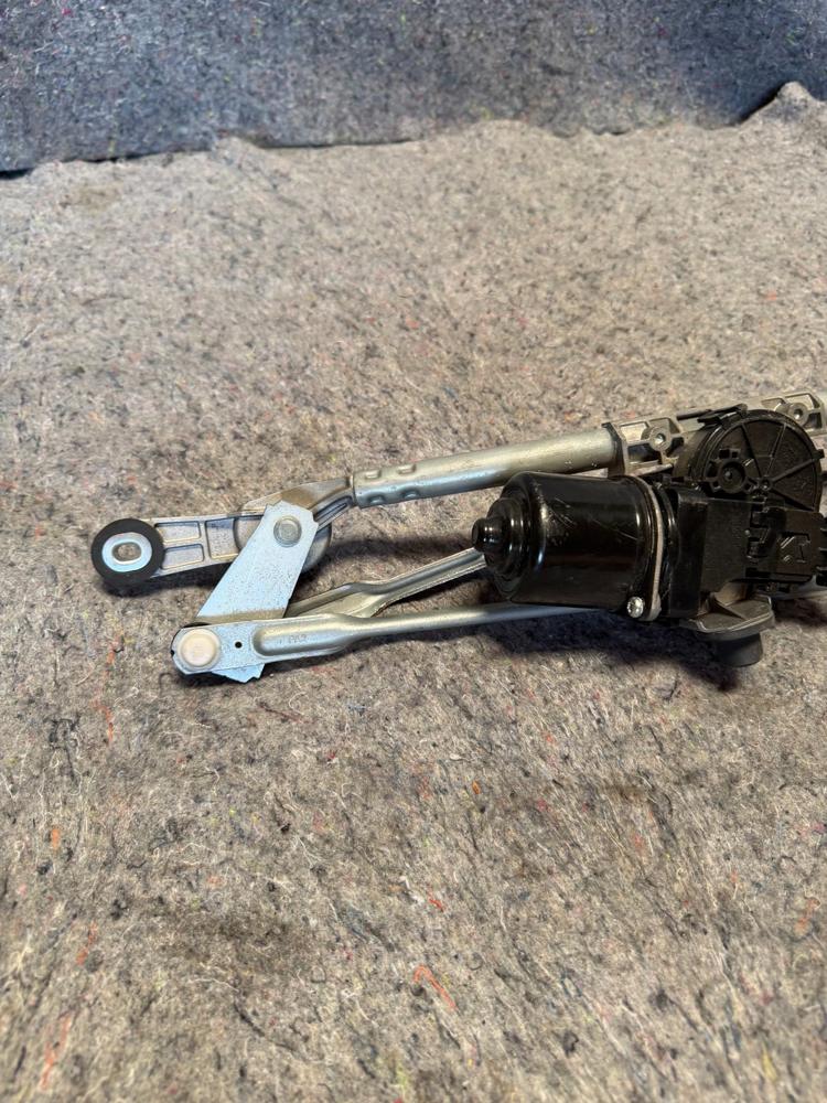 2016-2018 Chevrolet Spark Front Windshield Wper Motor 95391359 OEM – photo 2