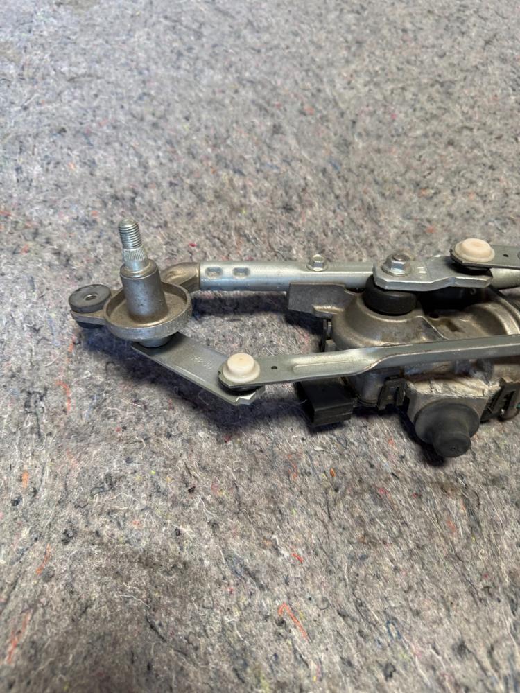 2016-2018 Chevrolet Spark Front Windshield Wper Motor 95391359 OEM – photo 3