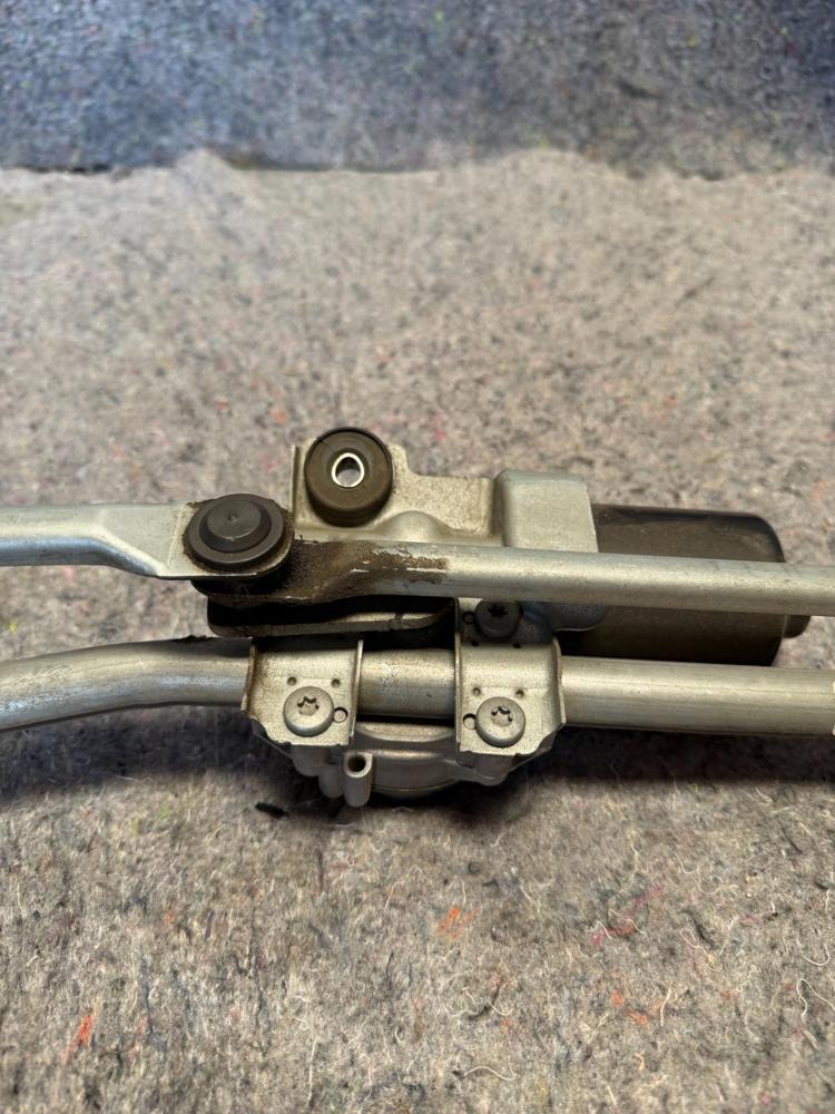 2015-2025 Ford Mustang Front Windshield Wiper Linkage & Motor OEM FR3B-17500-AC – photo 4