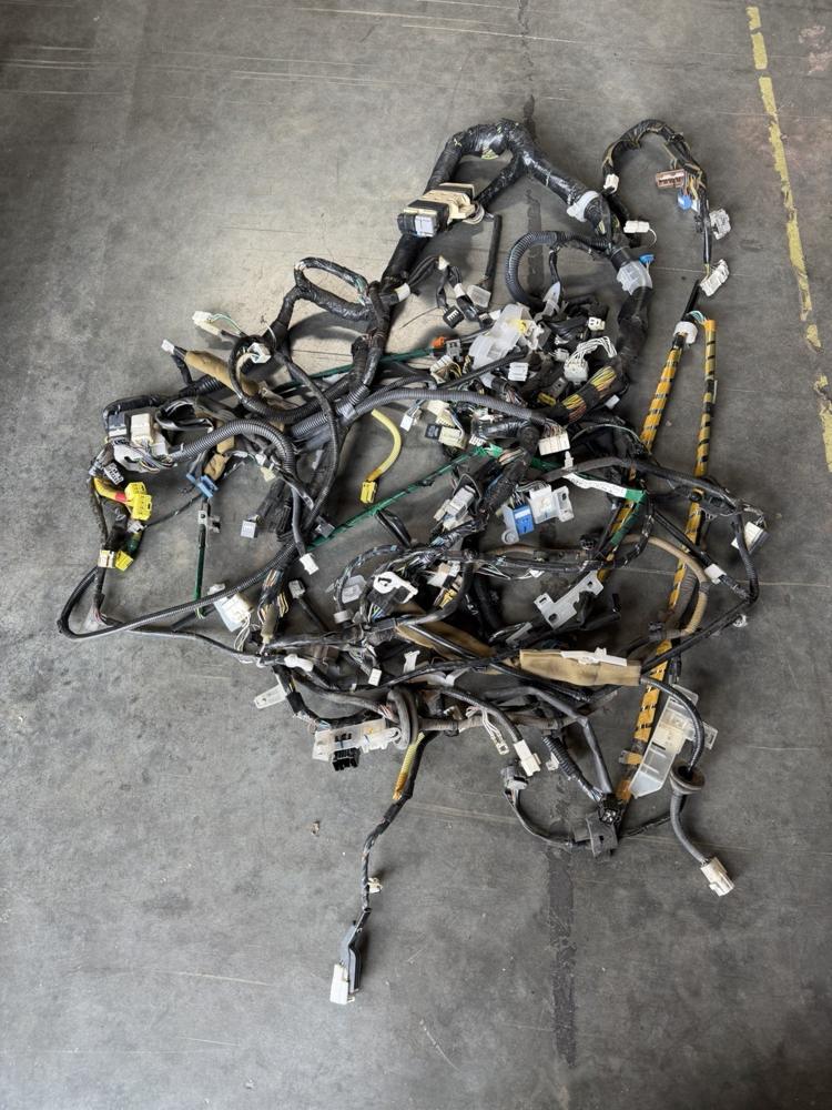 2000 Toyota 4Runner 4WD Main Body Wiring Harness 8214835450C – photo 1