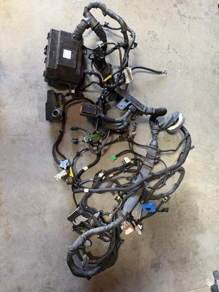 2014 - 2017 Maserati Ghibli Rwd Hood Engine Wire Wiring Harness w/ Fuse Box OEM – photo 1