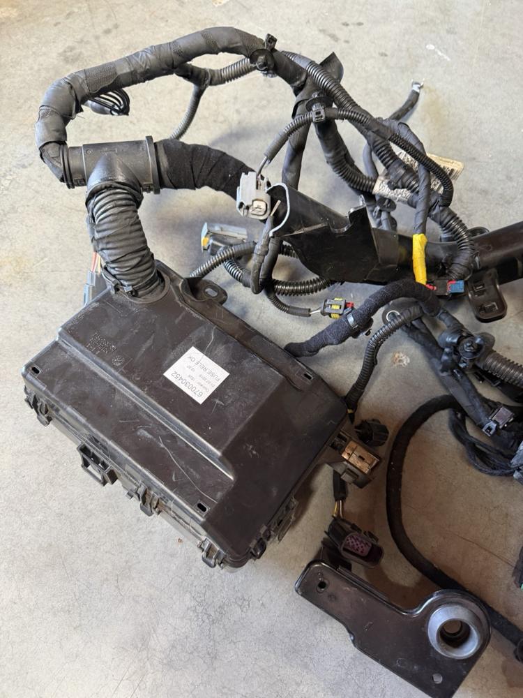 2014 - 2017 Maserati Ghibli Rwd Hood Engine Wire Wiring Harness w/ Fuse Box OEM – photo 3