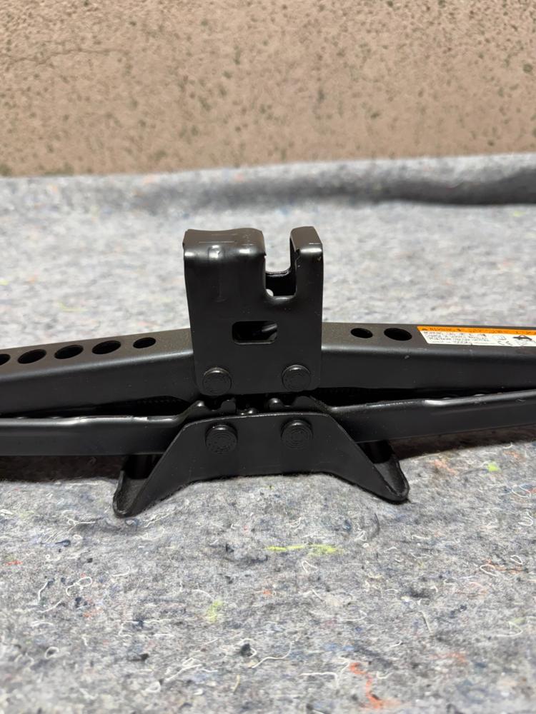 Genuine OEM Toyota 09111-0W160 Emergency Jack Assy – photo 4