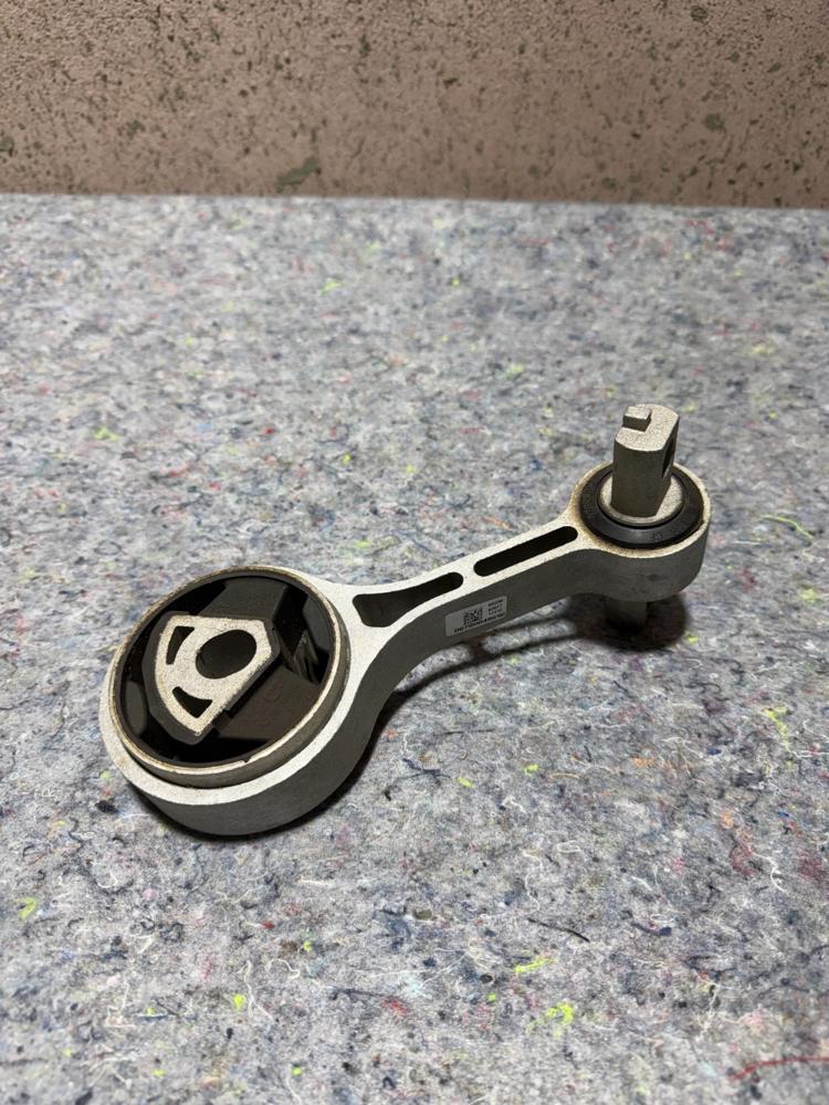 2014-2019 Maserati Ghiblli OEM Turbo Engine Support Mount Bracket 06700048690 – photo 2