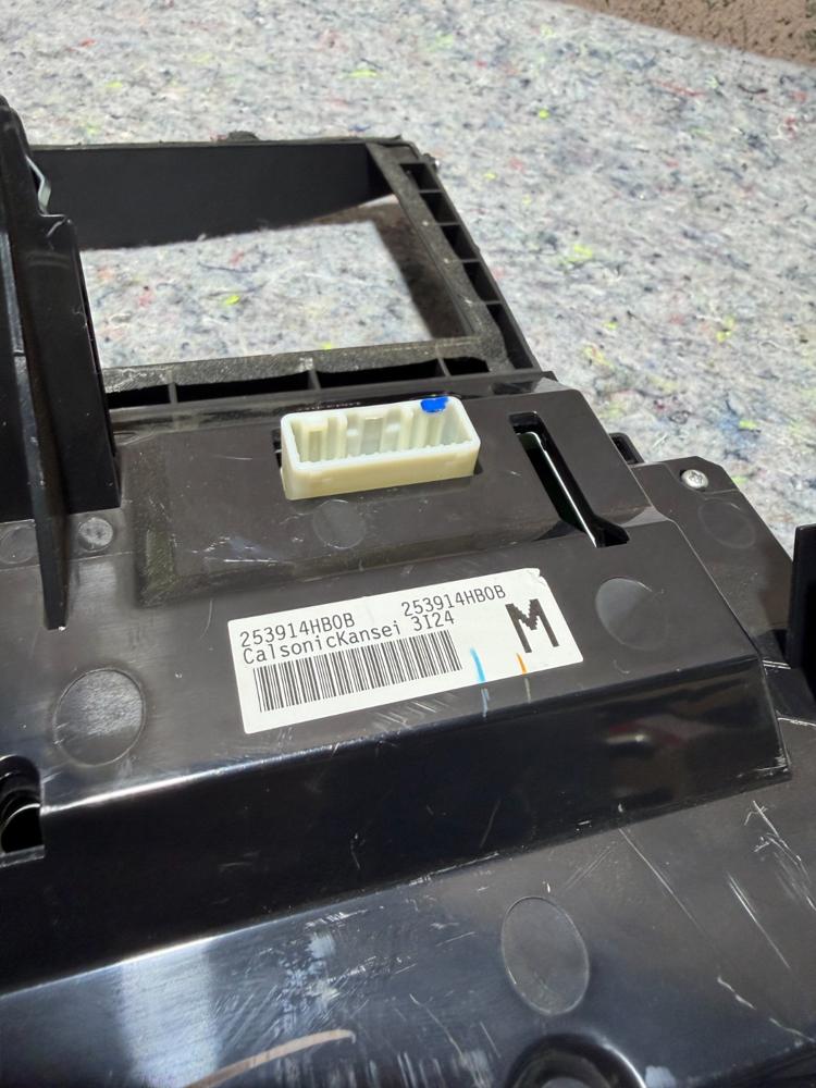 2014-2016 Infiniti Q50 Audio Climate Control Unit Mod 253914HB0B – photo 1