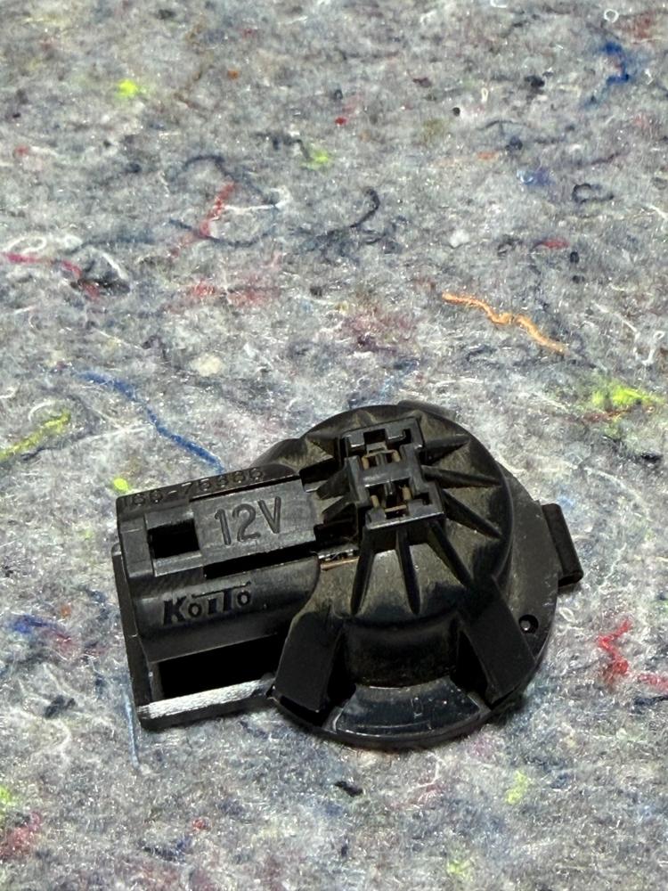 95-04 Toyota Tacoma Glove Box Compartment Light 166-75386 Genuine OEM – photo 1
