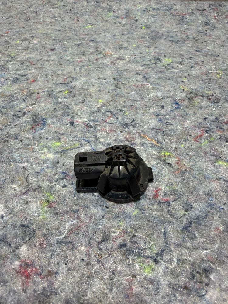 95-04 Toyota Tacoma Glove Box Compartment Light 166-75386 Genuine OEM – photo 4