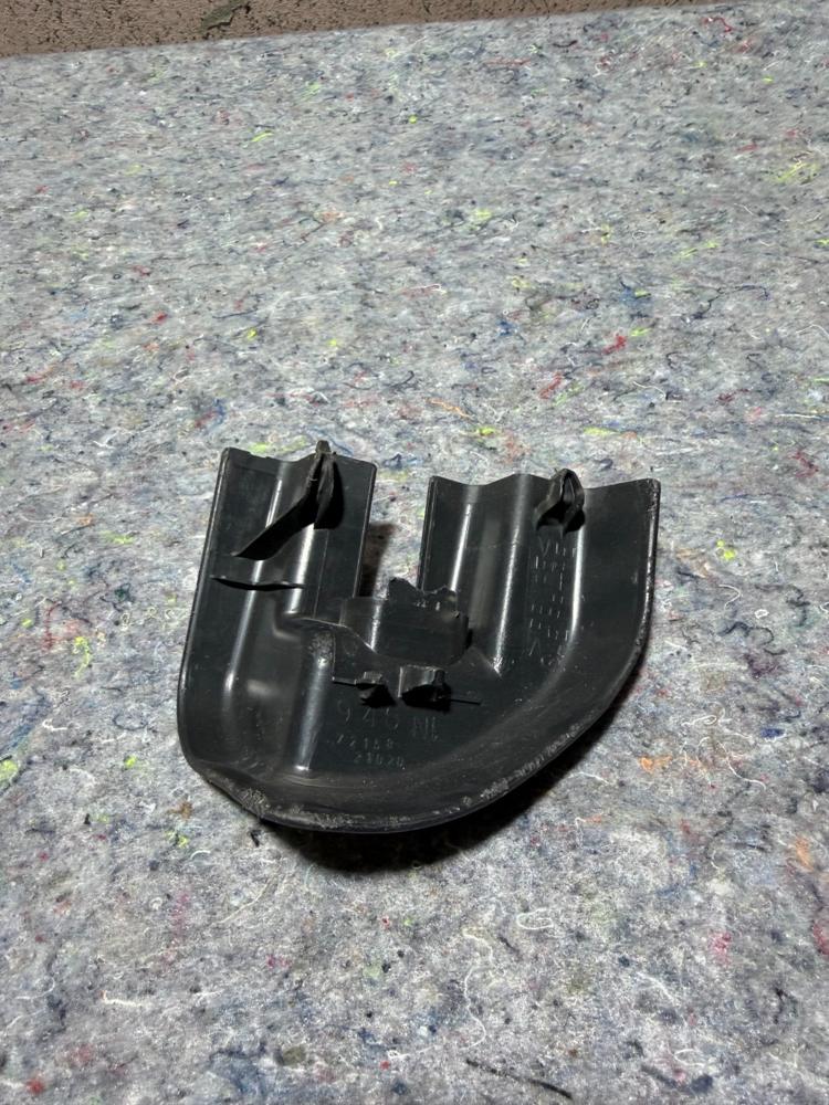 05-10 Toyota Scion Outer Left Seat Track Cover Plastic Black – photo 2