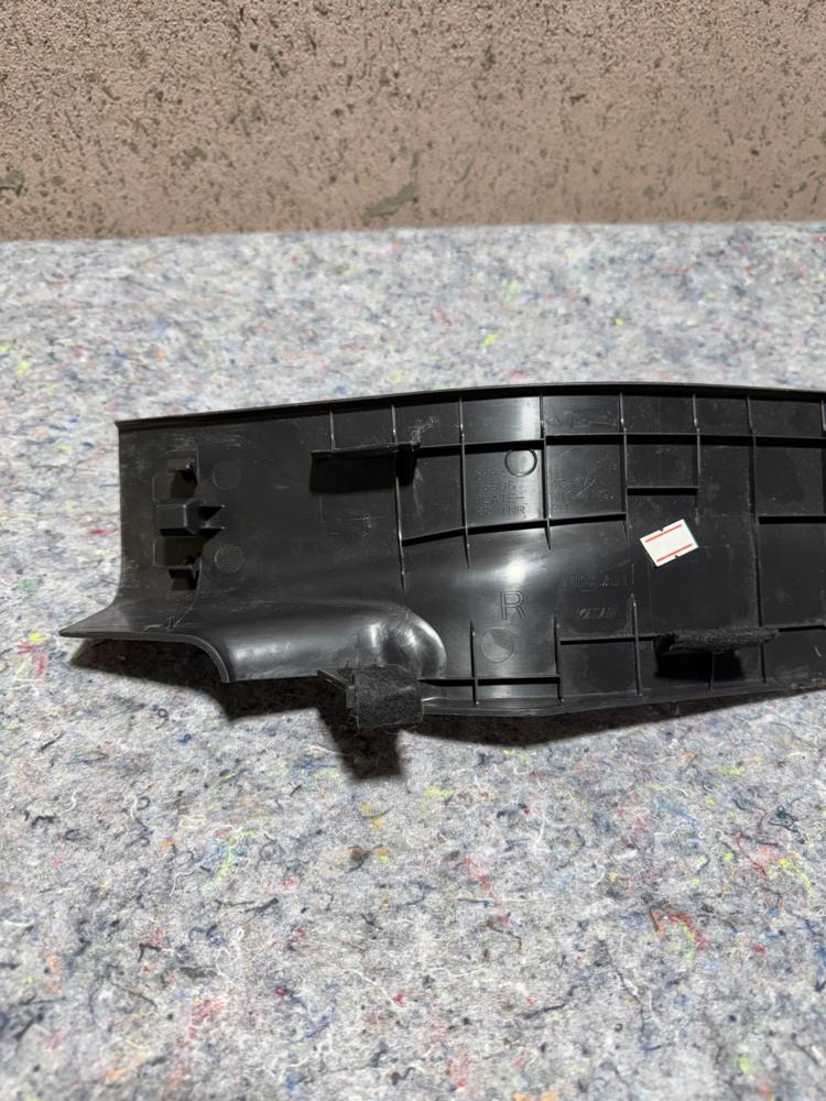 2014-2024 Infinit Q50 Rear Right Side Door Sill Trim Cover OEM 769B64GA0A – photo 2