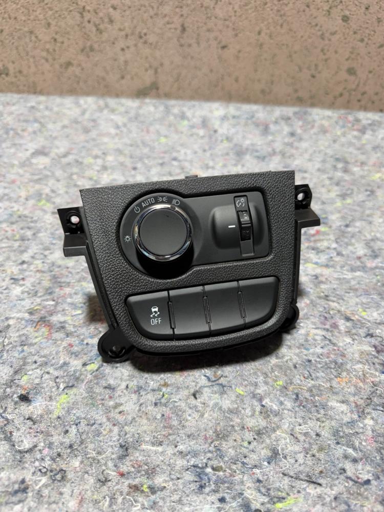 21 Chevy Spark Headlight Control W/traction Control Switch 95248626 – photo 2