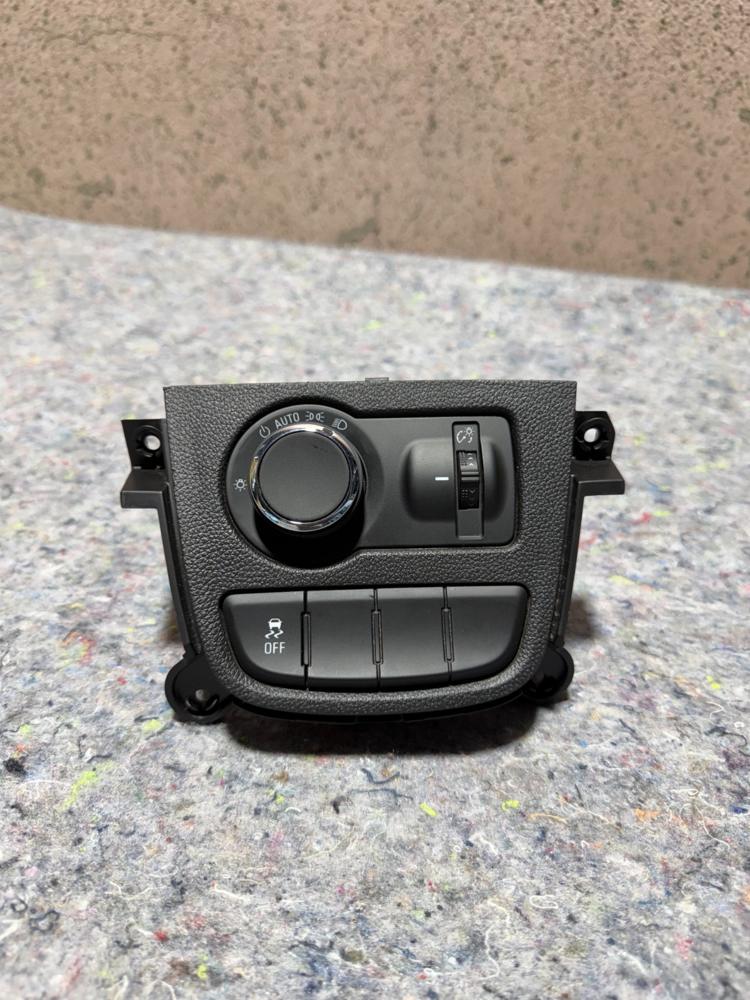 21 Chevy Spark Headlight Control W/traction Control Switch 95248626 – photo 3