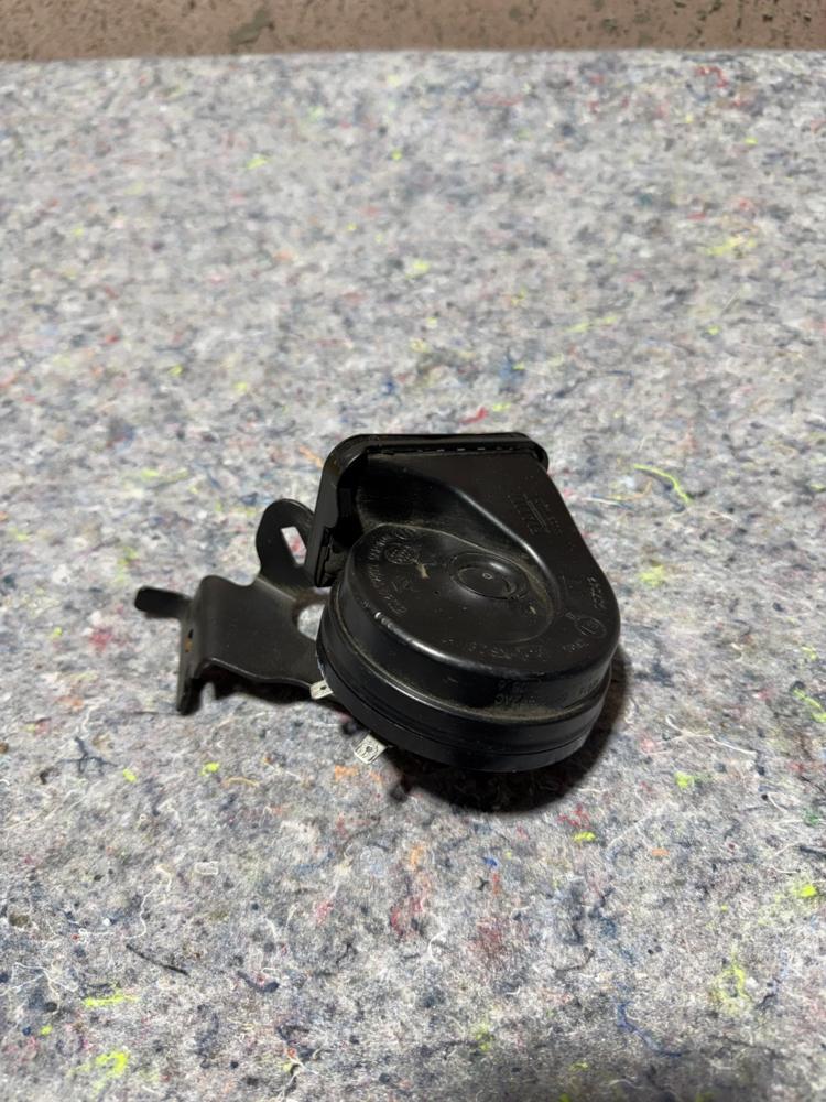 Dodge Grand Caravan Left Side High Tone Horn A046495 OEM – photo 3