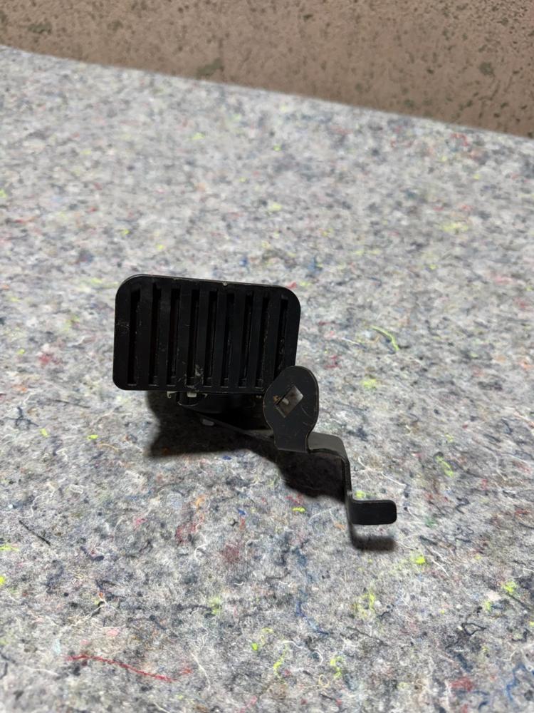 Dodge Grand Caravan Left Side High Tone Horn A046495 OEM – photo 4