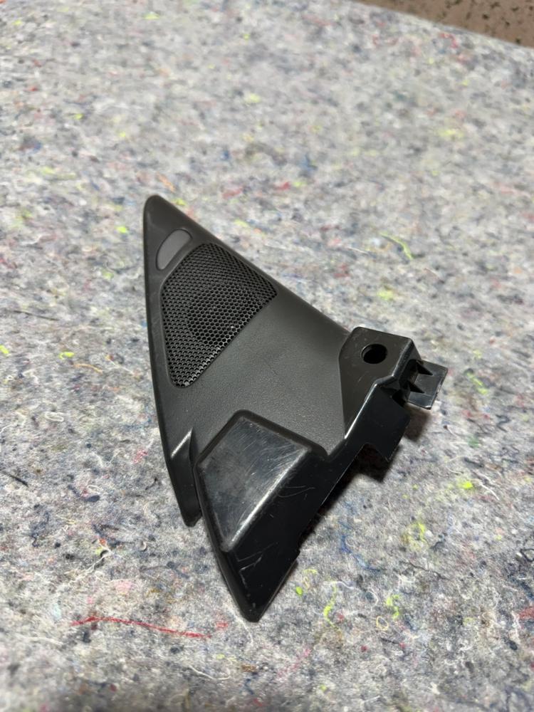 2015-2017 Infiniti Q50 OEM Right Front Door Trim Tweeter Blind Spot Speaker – photo 1