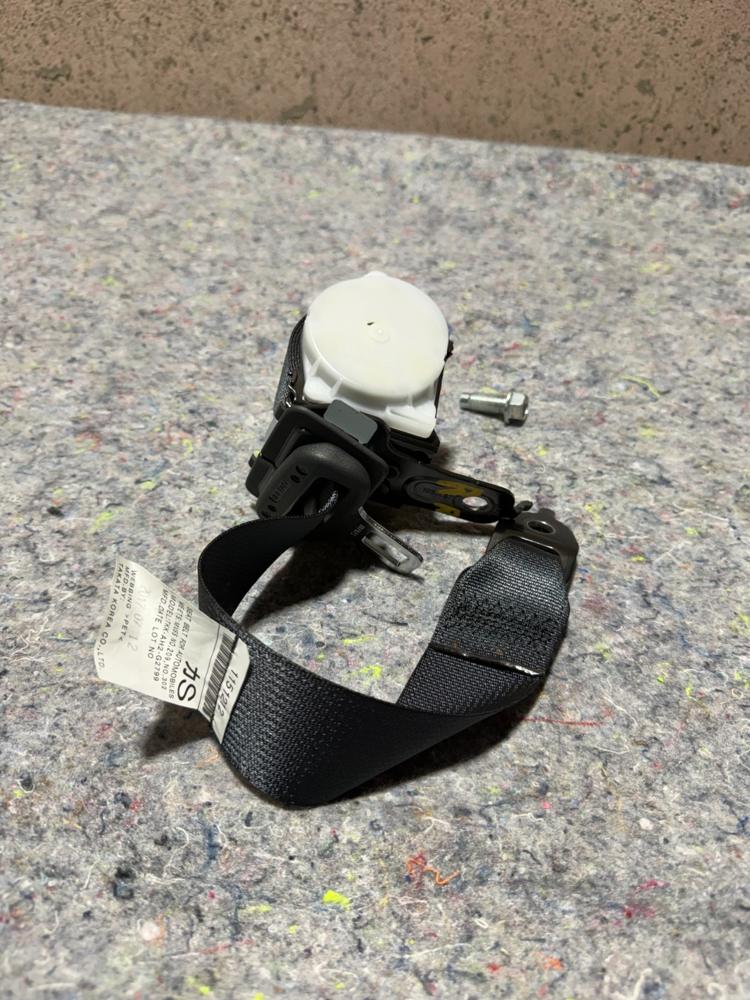 2018-2020 Infiniti Q50 Rear Right Seat Belt Seat Belt Retractor OEM – photo 1