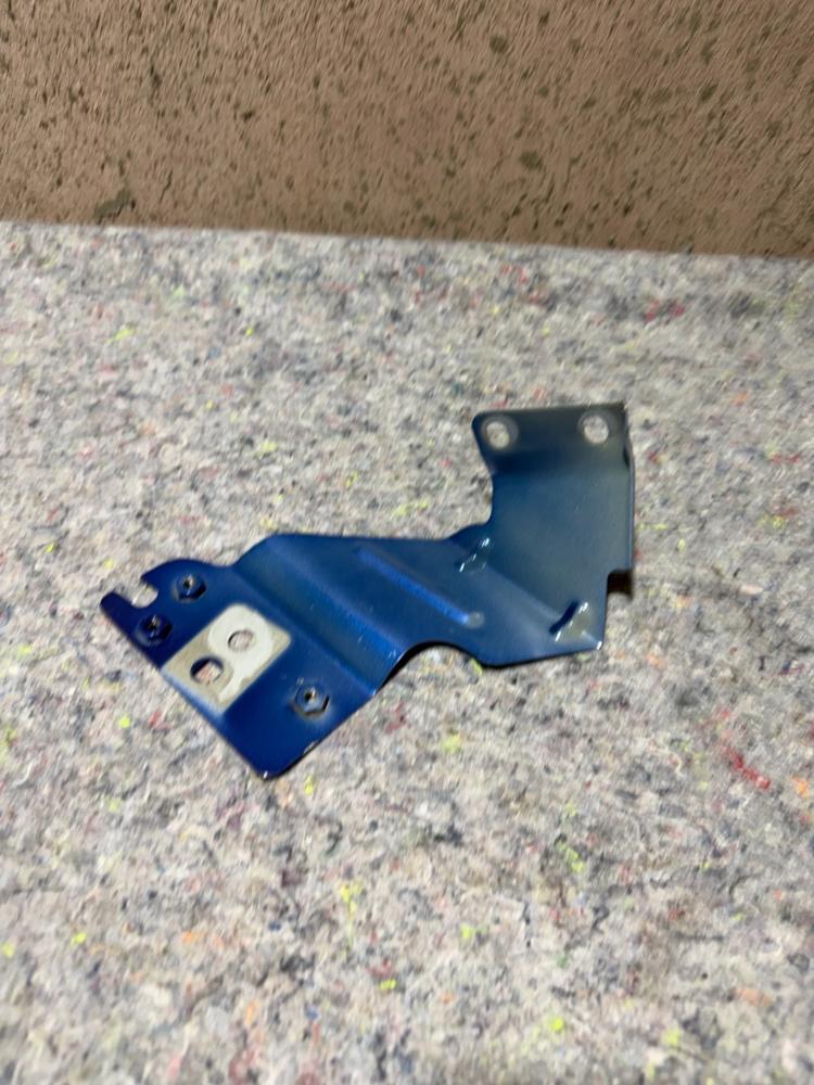 2014-24 Maserati Ghibli Front Right Side Fender Lower Mount Support Bracket OEM – photo 2