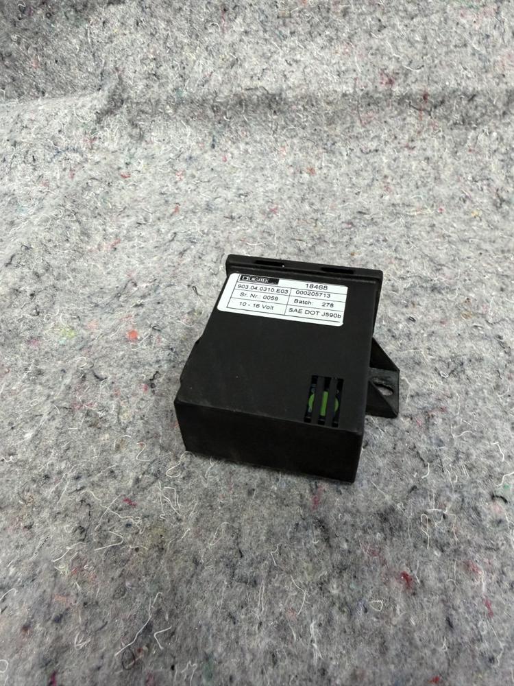 Ferrari F430 Direction Emergency Light Relay Pn 205713 – photo 3