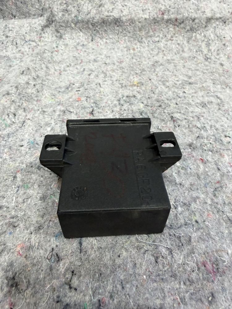 Ferrari F430 Direction Emergency Light Relay Pn 205713 – photo 4