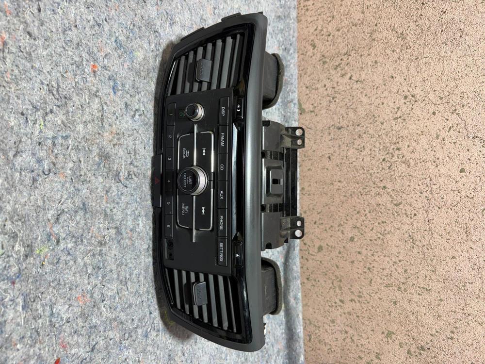 17 Honda Accord Sedan Sport Orm Am/fm Radio Receiver CD Player 39100-T2F-A200 16 – photo 2