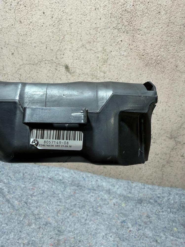 BMW Air Duct Left Genuine BMW 51748057149 – photo 2
