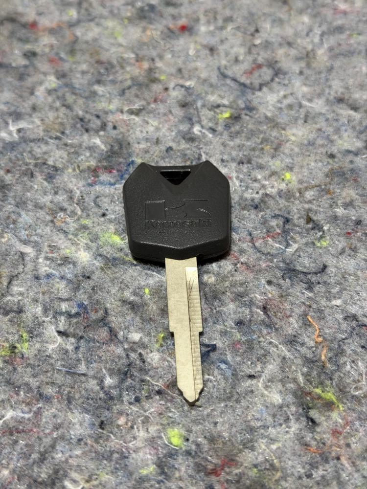 New 96-15 Kawasaki ZX6R 7R 9R 12R 14R & More. Blank Key Uncut. Black – photo 3