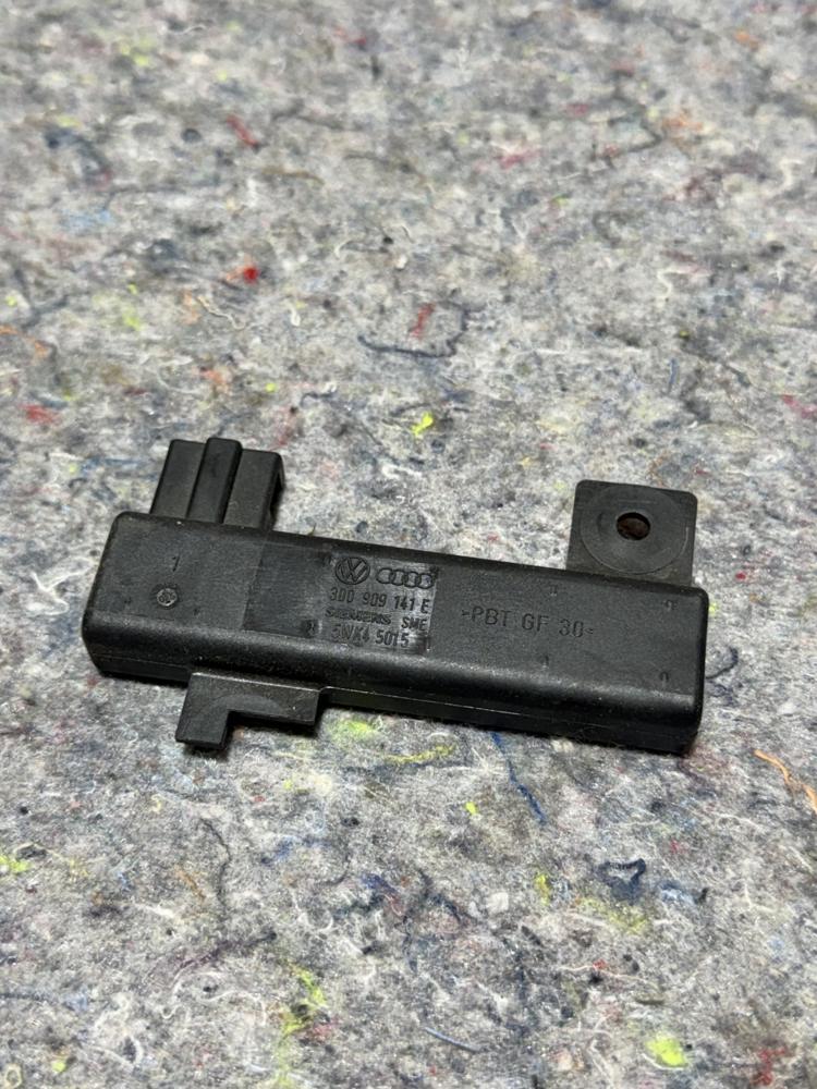 06-12 Bentley Continental Flying Spur Keyless Entry Module 3D0909141E OEM – photo 3