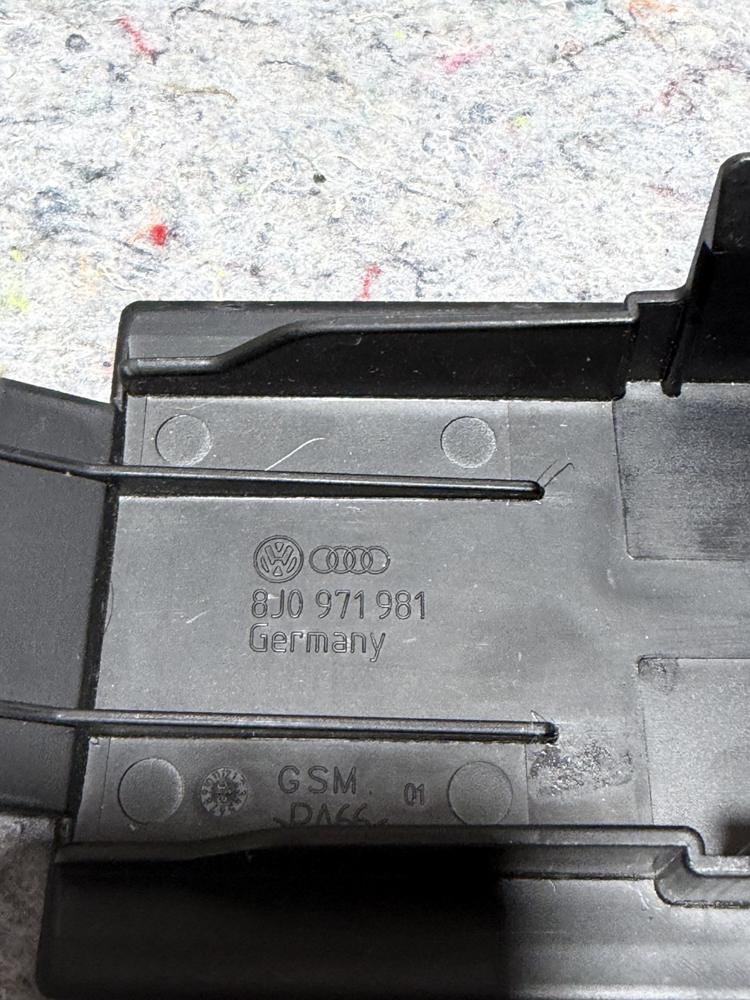 2007-2015 Audi TT Tts Ttrs Front Seat Wiring Connector Cover OEM 8J0971981 – photo 2